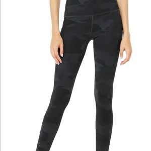 Alo yoga camouflage leggings size small